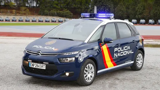 Un coche de Policía Nacional en una imagen de archivo Un coche de Policía Nacional en una imagen de archivo