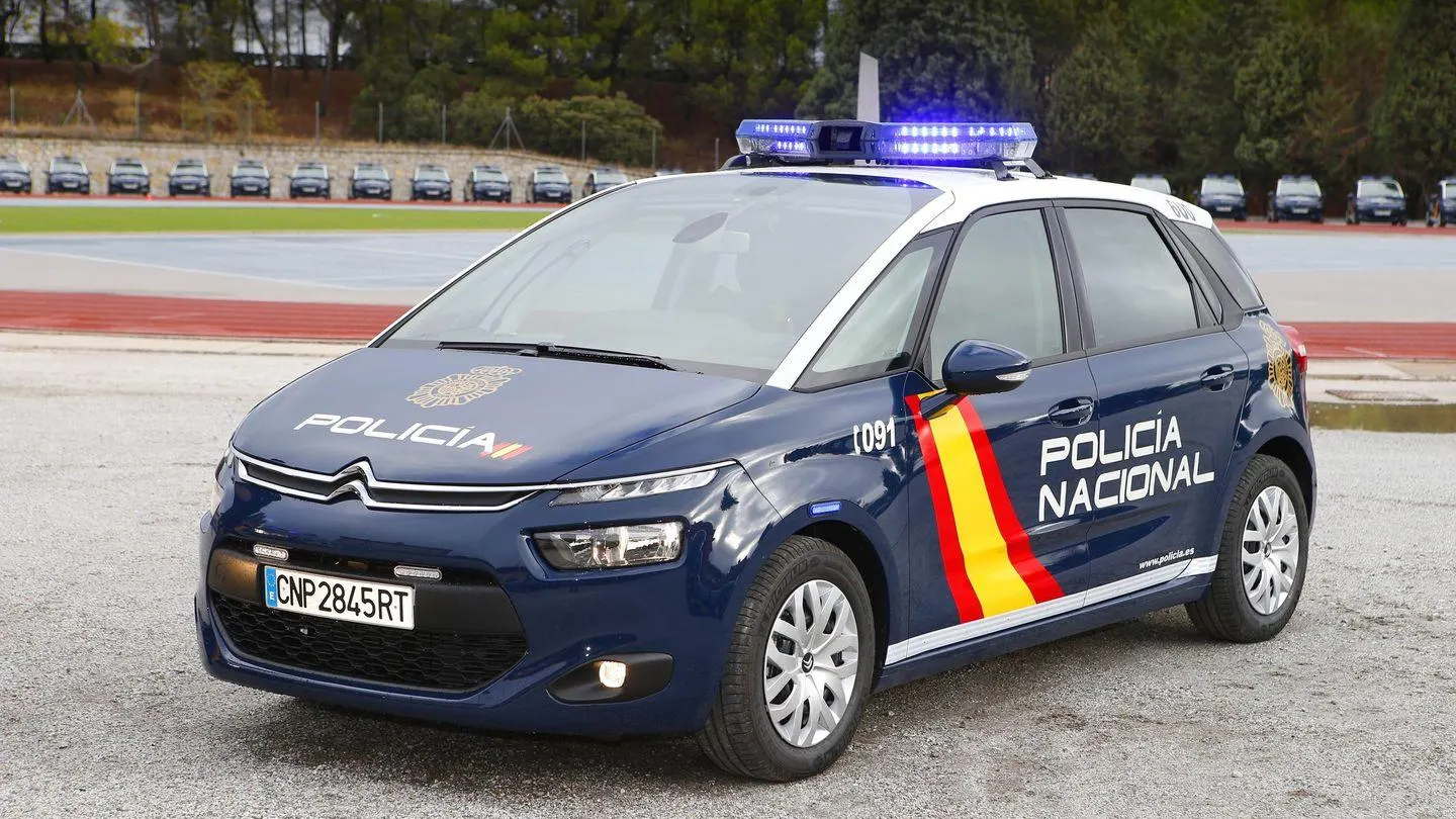 Un coche de Policía Nacional en una imagen de archivo Un coche de Policía Nacional en una imagen de archivo