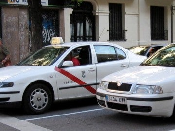 Dos taxis por las calles de Madrid Dos taxis por las calles de Madrid