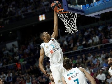 Randolph realiza un mate durante un partido contra el CSKA Randolph realiza un mate durante un partido contra el CSKA