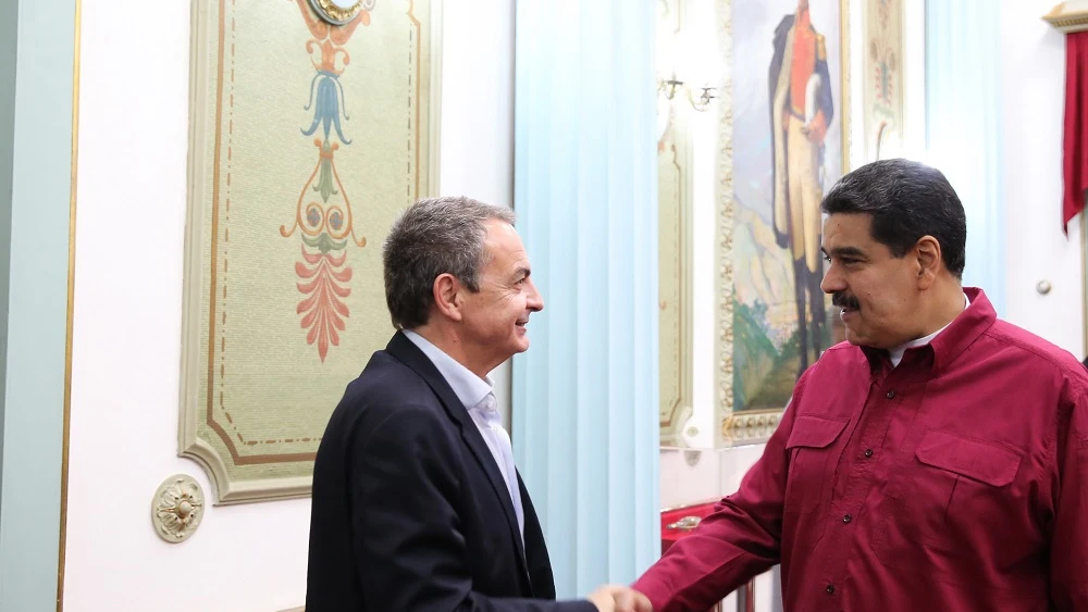 El presidente venezolano Nicolás Maduro, con el ex presidente español José Luis Rodríguez Zapatero