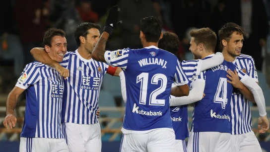 Los jugadores de la Real Sociedad celebran un gol Los jugadores de la Real Sociedad celebran un gol
