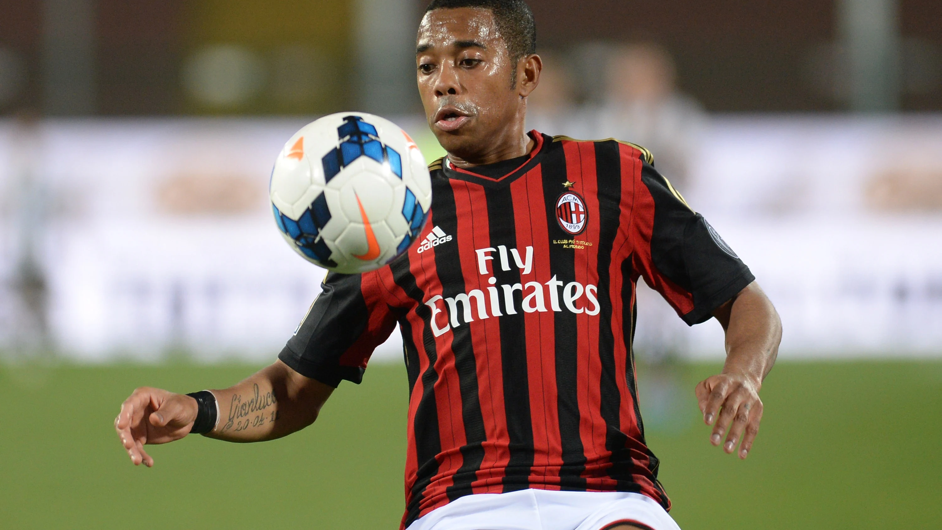 Robinho, en un partido en su etapa con el Milan