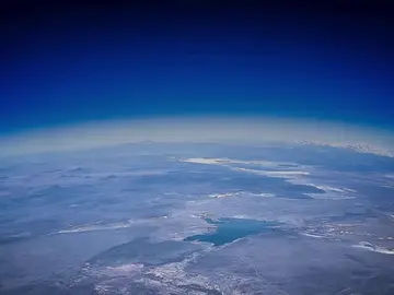 "La Tierra es plana": las 8 teorías más locas de Oliver Ibáñez, el youtuber que contradice a Pedro Duque "La Tierra es plana": las 8 teorías más locas de Oliver Ibáñez, el youtuber que contradice a Pedro Duque