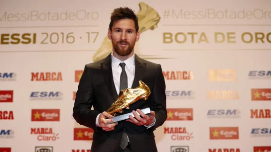 Leo Messi con la Bota de Oro Leo Messi con la Bota de Oro