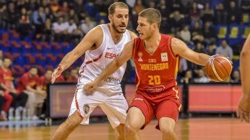 España ganó a Montenegro en su debut en la clasificación hacia el Mundial