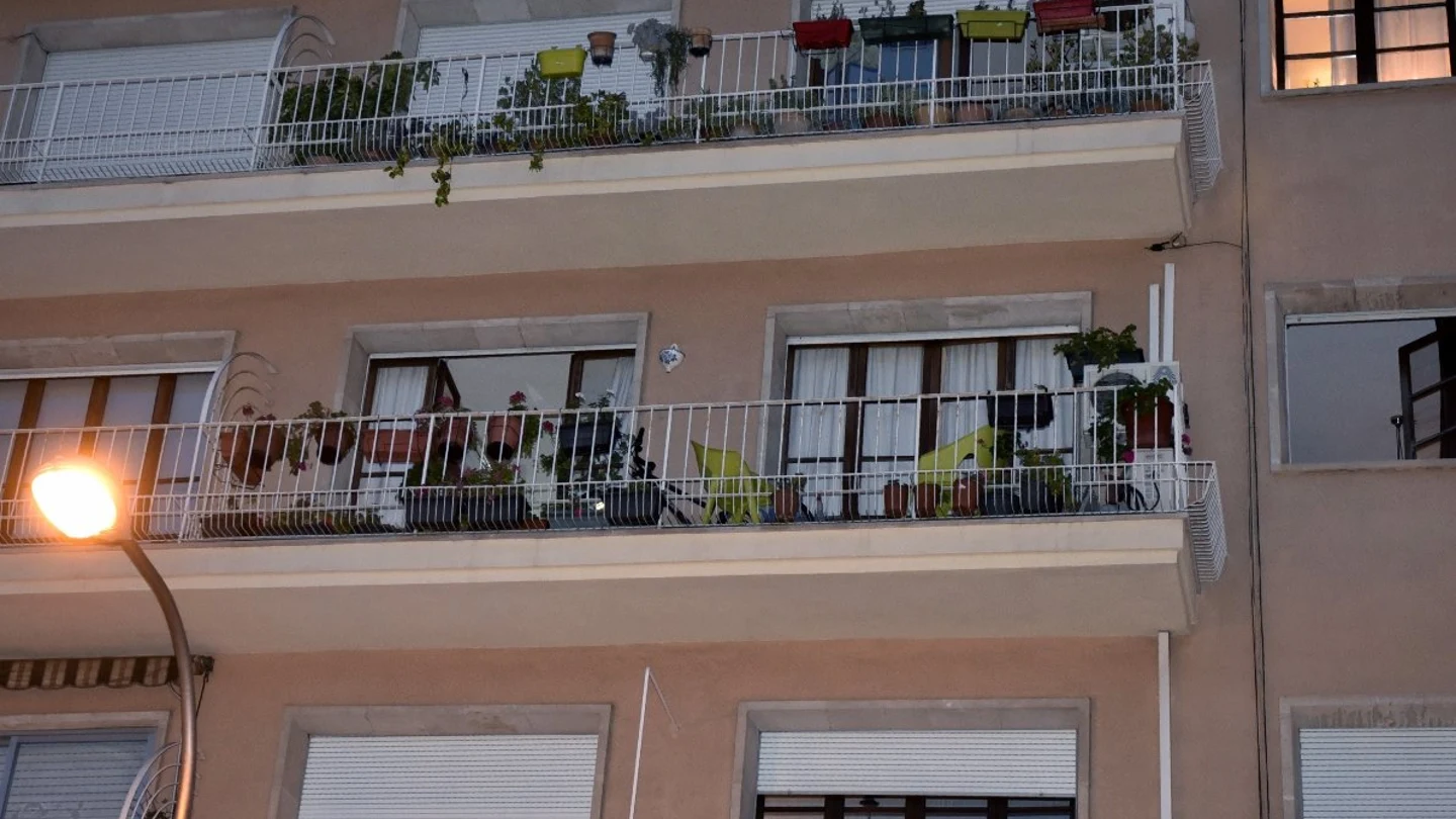 Inmueble en el que han encontrado los cuerpos sin vida de una mujer y su hijo Inmueble en el que han encontrado los cuerpos sin vida de una mujer y su hijo