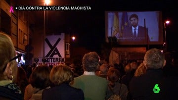 Los vecinos de Murcia siguen en su lucha: así fue su noche número 74 viendo en pantalla gigante laSexta Columna