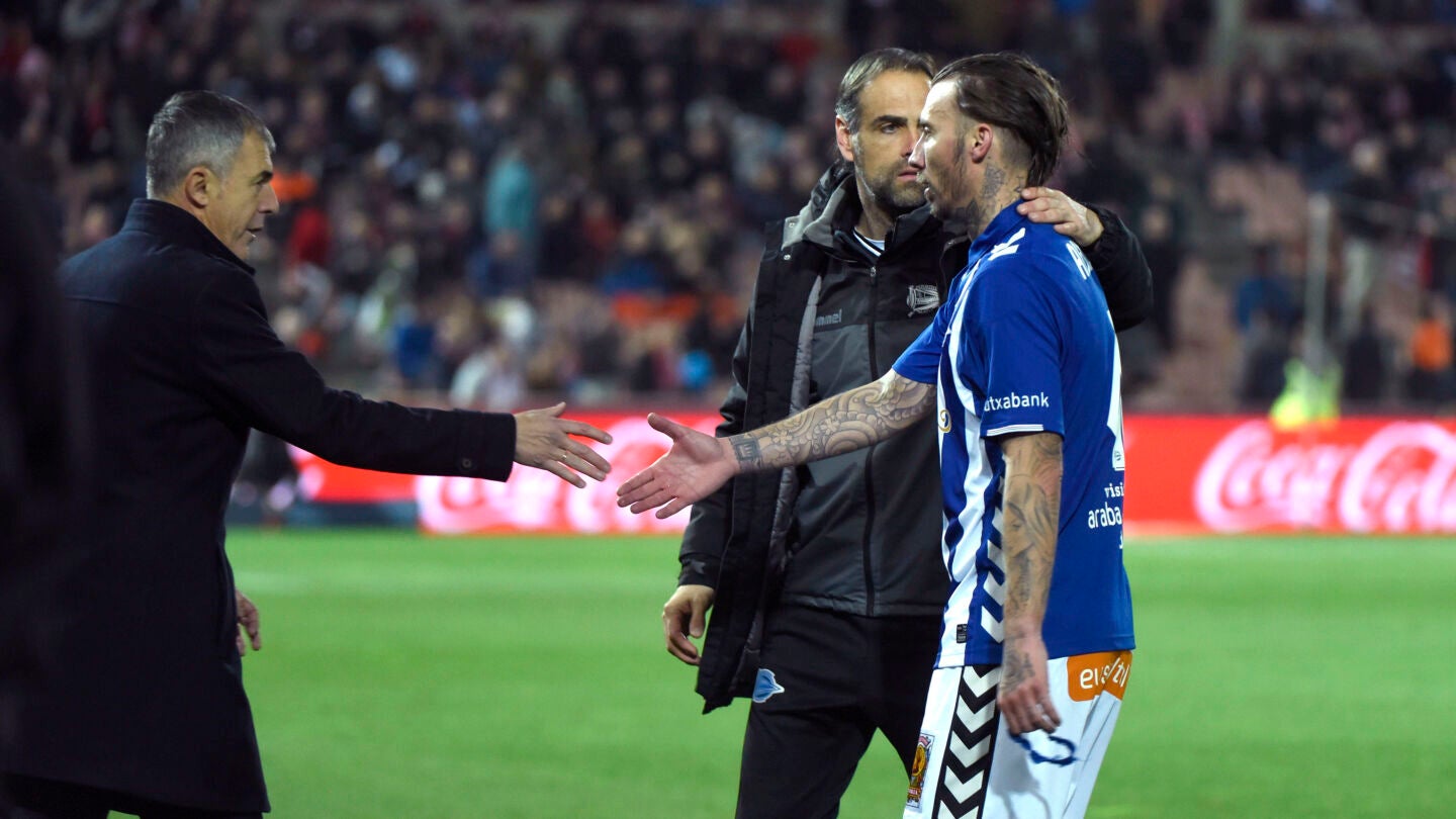 Alexis Ruano, durante un partido con el Alav&eacute;s
