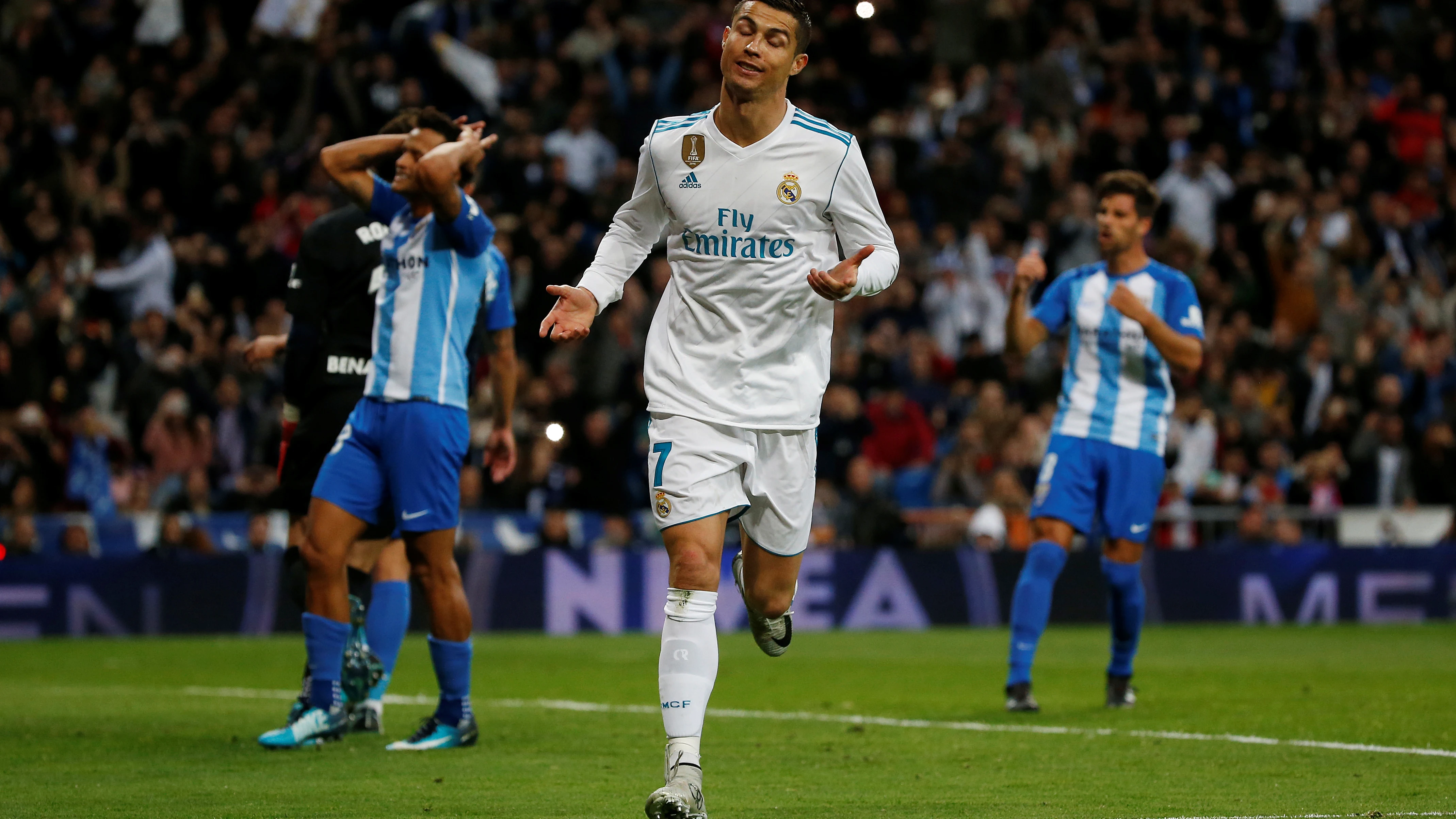 Cristiano Ronaldo celebra su gol de penalti contra el Málaga