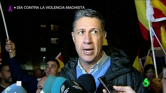 Albiol durante una manifestación por la unidad de España Albiol durante una manifestación por la unidad de España
