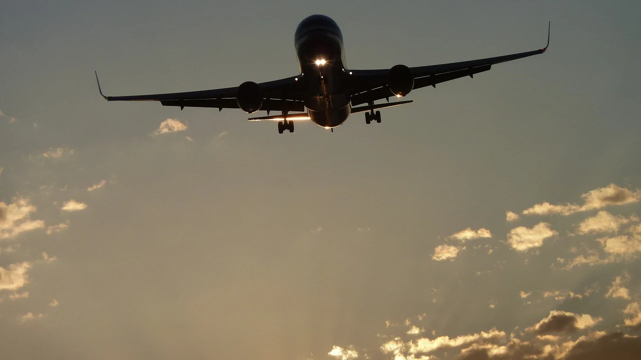 Avión volando