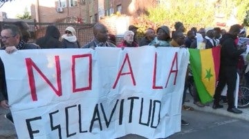 Protesta frente a la embajada libia contra la esclavitud de subsaharianos
