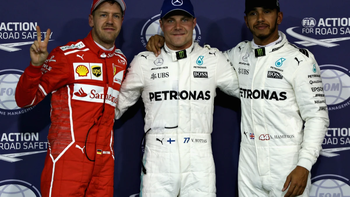 Valtteri Bottas, con Vettel y Hamilton