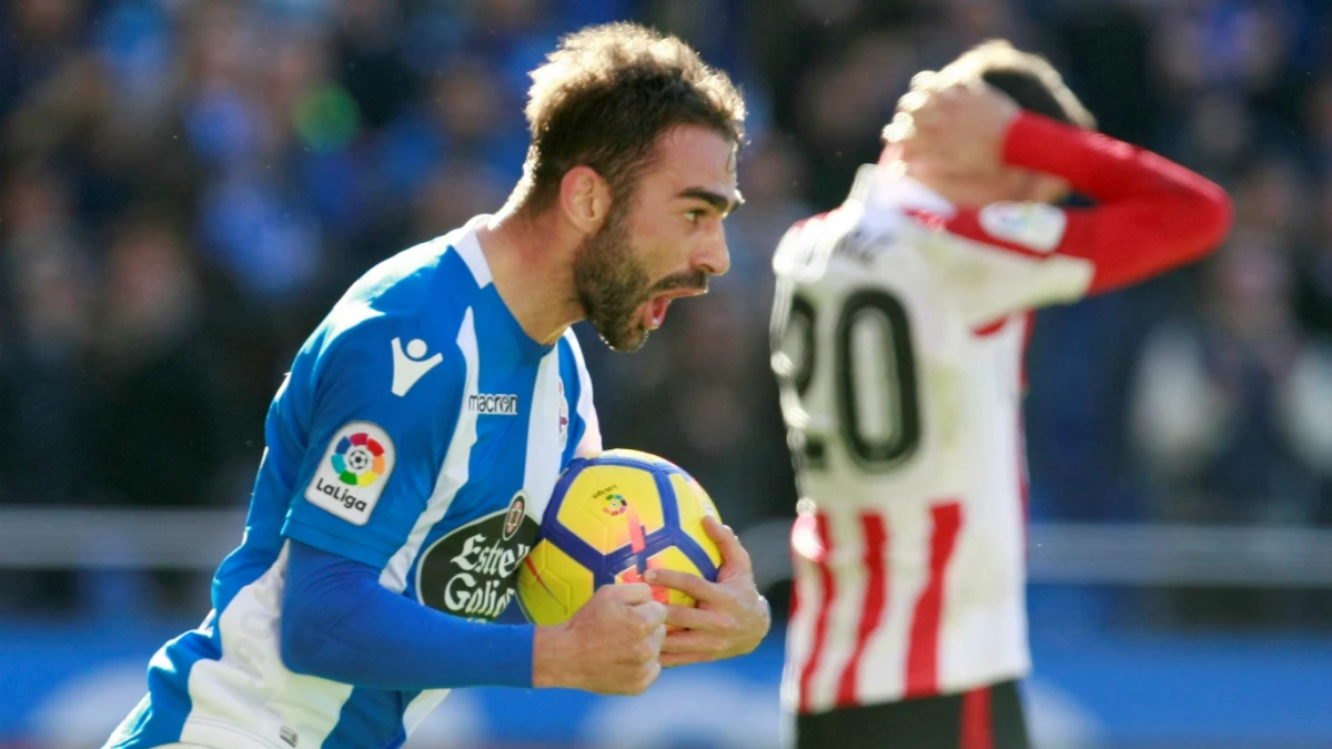 Adrián López celebra un gol