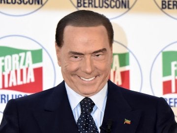 Silvio Berlusconi en un acto de su partido Silvio Berlusconi en un acto de su partido