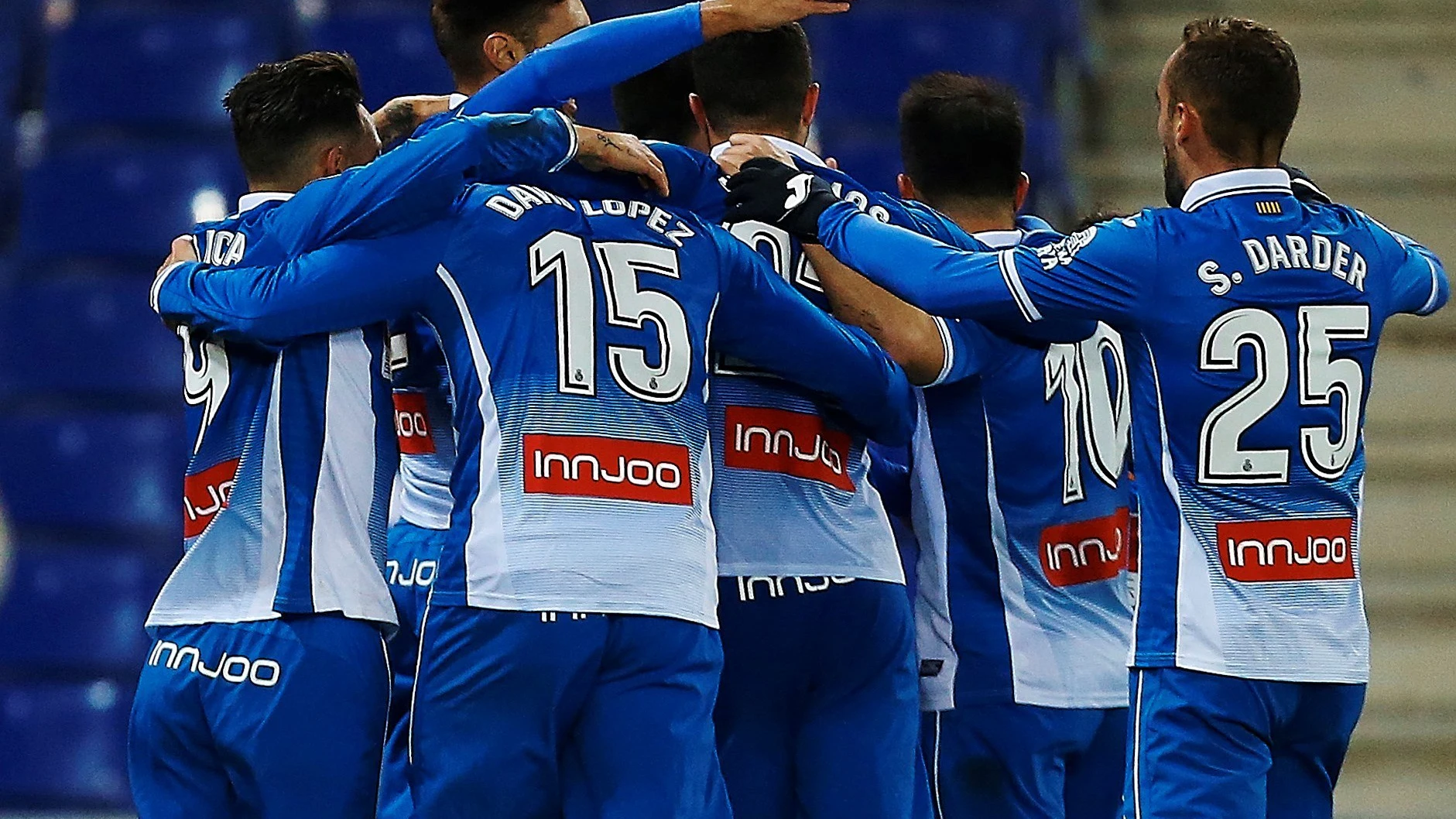 Los jugadores del Espanyol celebran el gol de Gerard Moreno