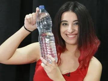 Como vaciar una botella más rápido gracias a la física Como vaciar una botella más rápido gracias a la física