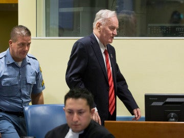 Ratko Mladic durante su juicio ante la Corte Internacional de La Haya Ratko Mladic durante su juicio ante la Corte Internacional de La Haya