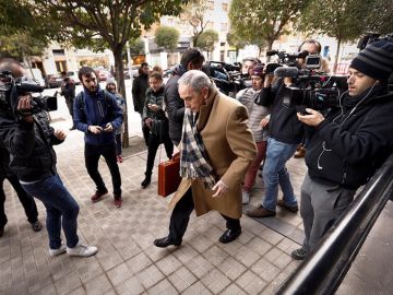 Carlos Bacaicoa, abogado de la joven madrileña presuntamente violada por 'La Manada' en los Sanfermines de 2016 Carlos Bacaicoa, abogado de la joven madrileña presuntamente violada por 'La Manada' en los Sanfermines de 2016
