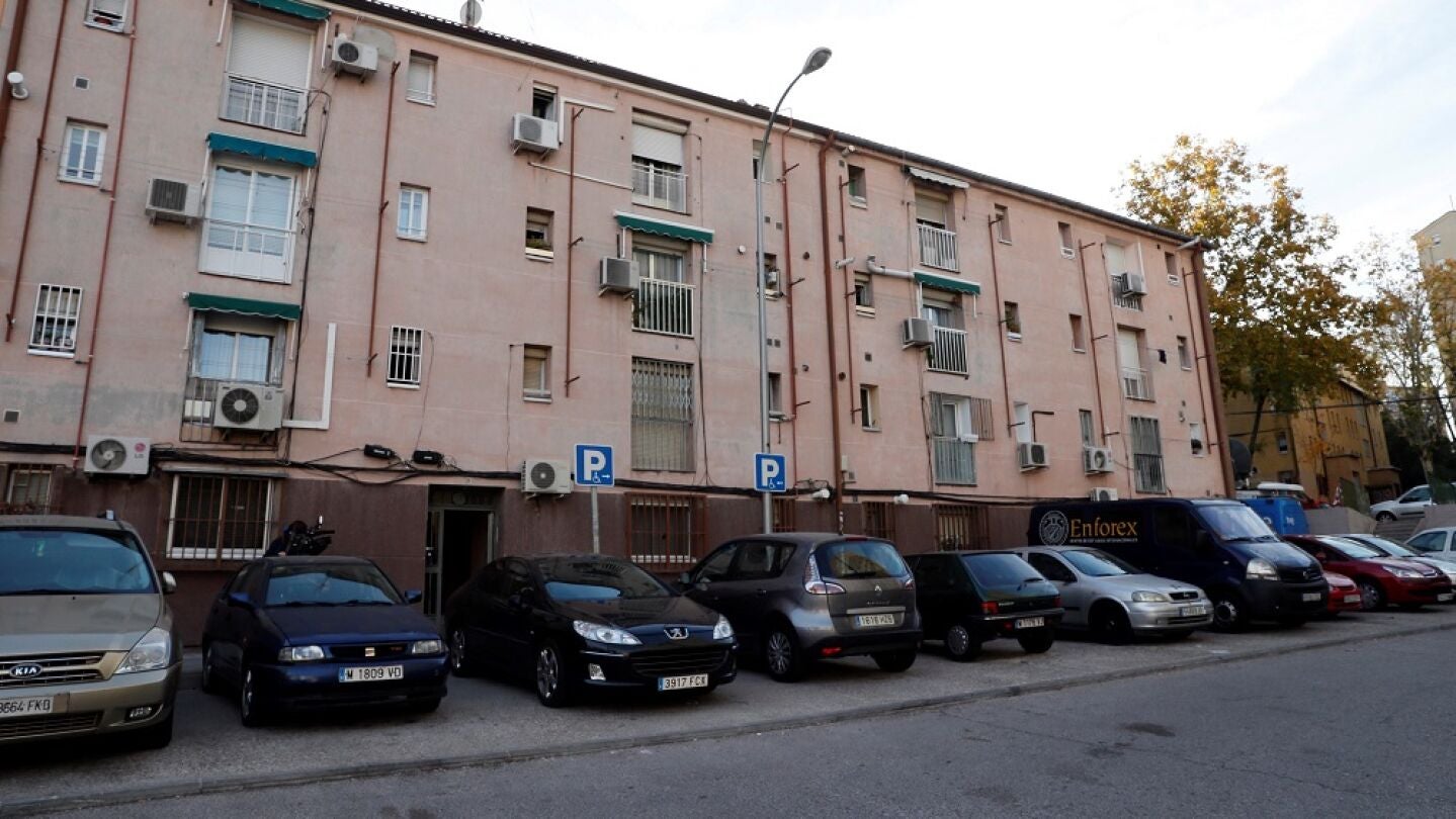 Vista del edificio donde encontraron el cuerpo de un hombre momificado cuando iba a ser desahuciado