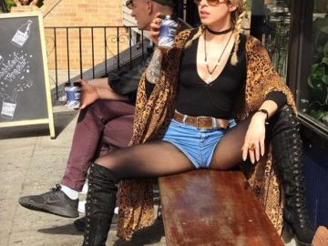 Womanspreading Womanspreading