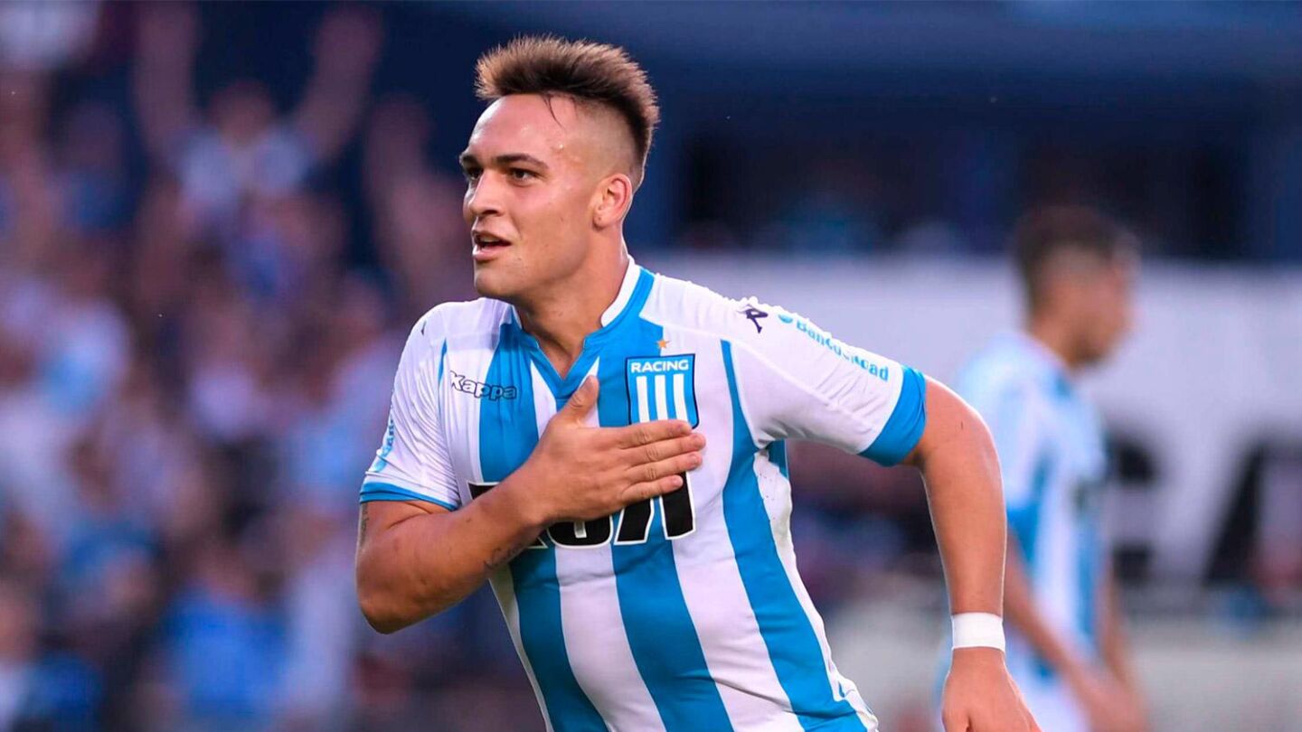 Lautaro, en un partido con Racing de Avellaneda