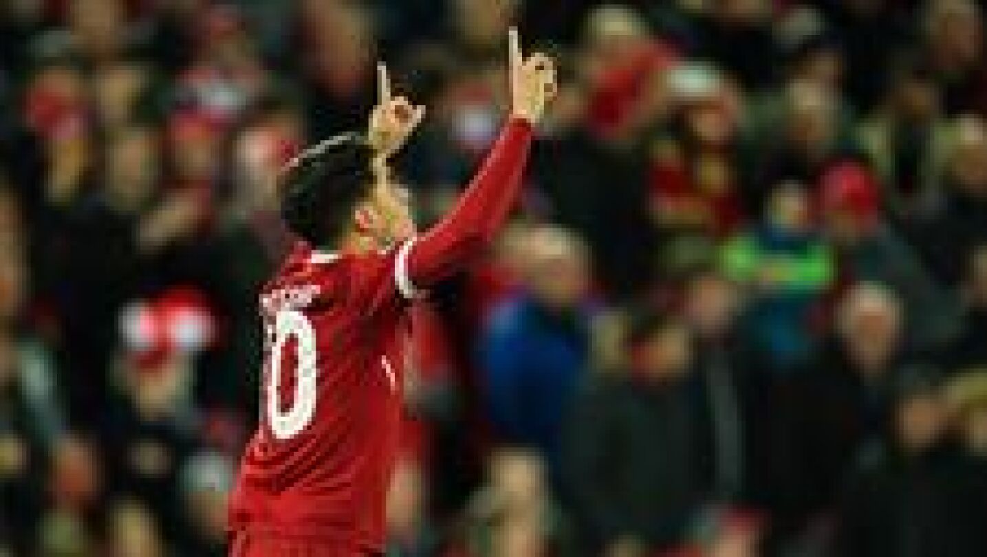 Coutinho celebra un gol en la goleada del Liverpool