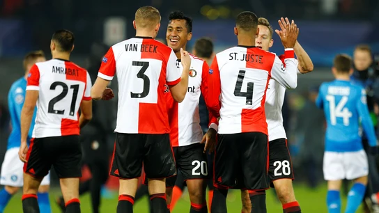 El Feyenoord celebra su triunfo ante el Nápoles El Feyenoord celebra su triunfo ante el Nápoles