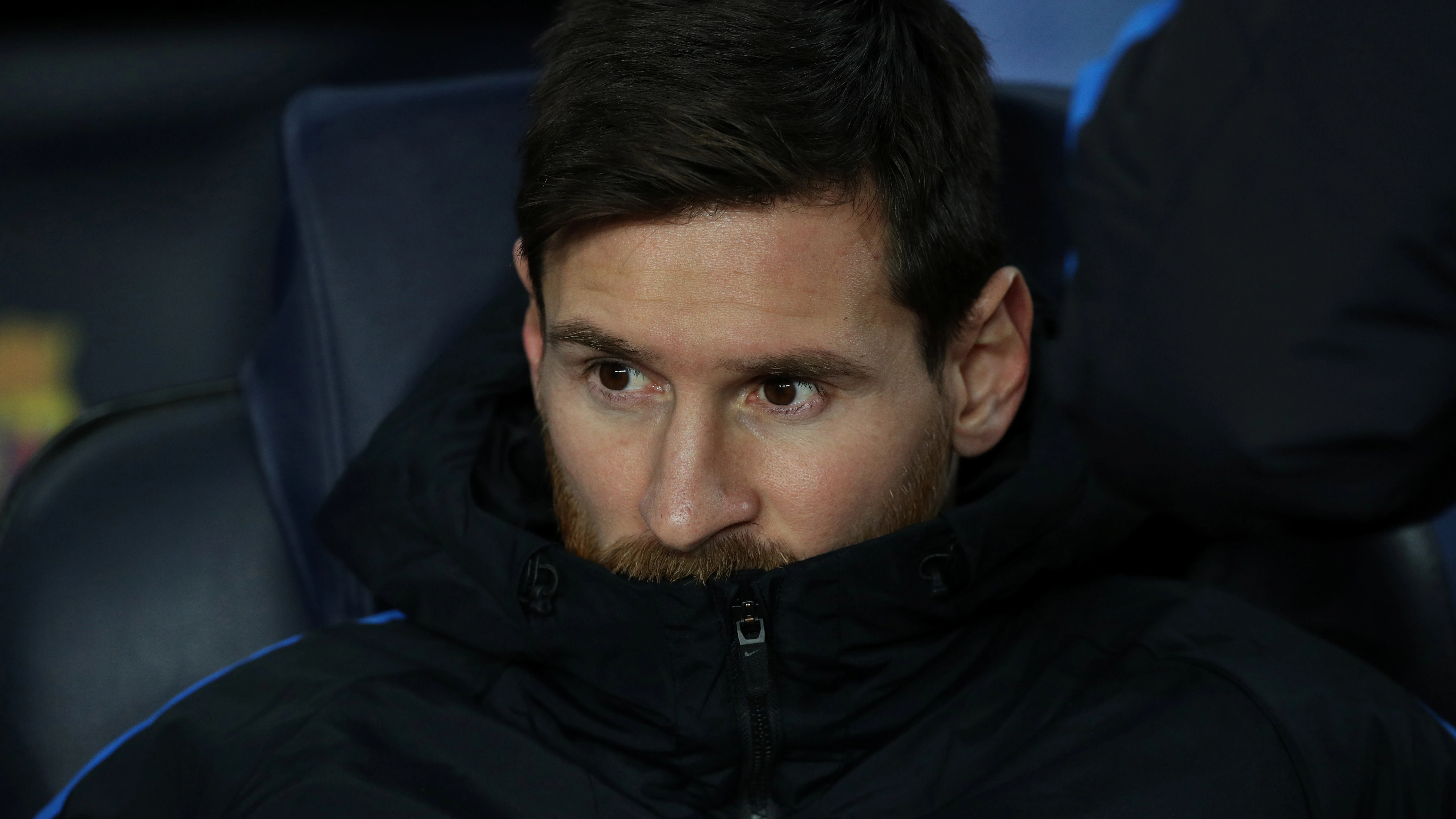 Messi, en el banquillo ante el Sporting