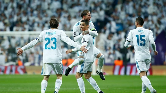 Cristiano Ronaldo celebra con sus compañeros el 2-0 ante el Dortmund Cristiano Ronaldo celebra con sus compañeros el 2-0 ante el Dortmund