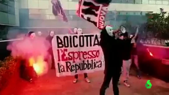 Ataque y sabotaje de los ultraderechistas de 'Forza Nuova' al diario italiano 'La Repubblica' Ataque y sabotaje de los ultraderechistas de 'Forza Nuova' al diario italiano 'La Repubblica'