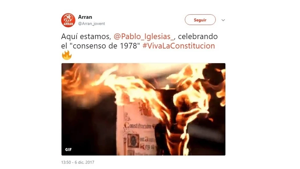 Tuit de Arran con una Constitución ardiendo