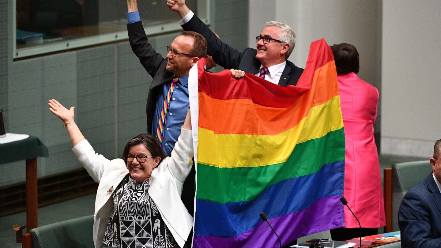 Varios diputados australianos celebran la aprobaci&oacute;n del matrimonio homosexual