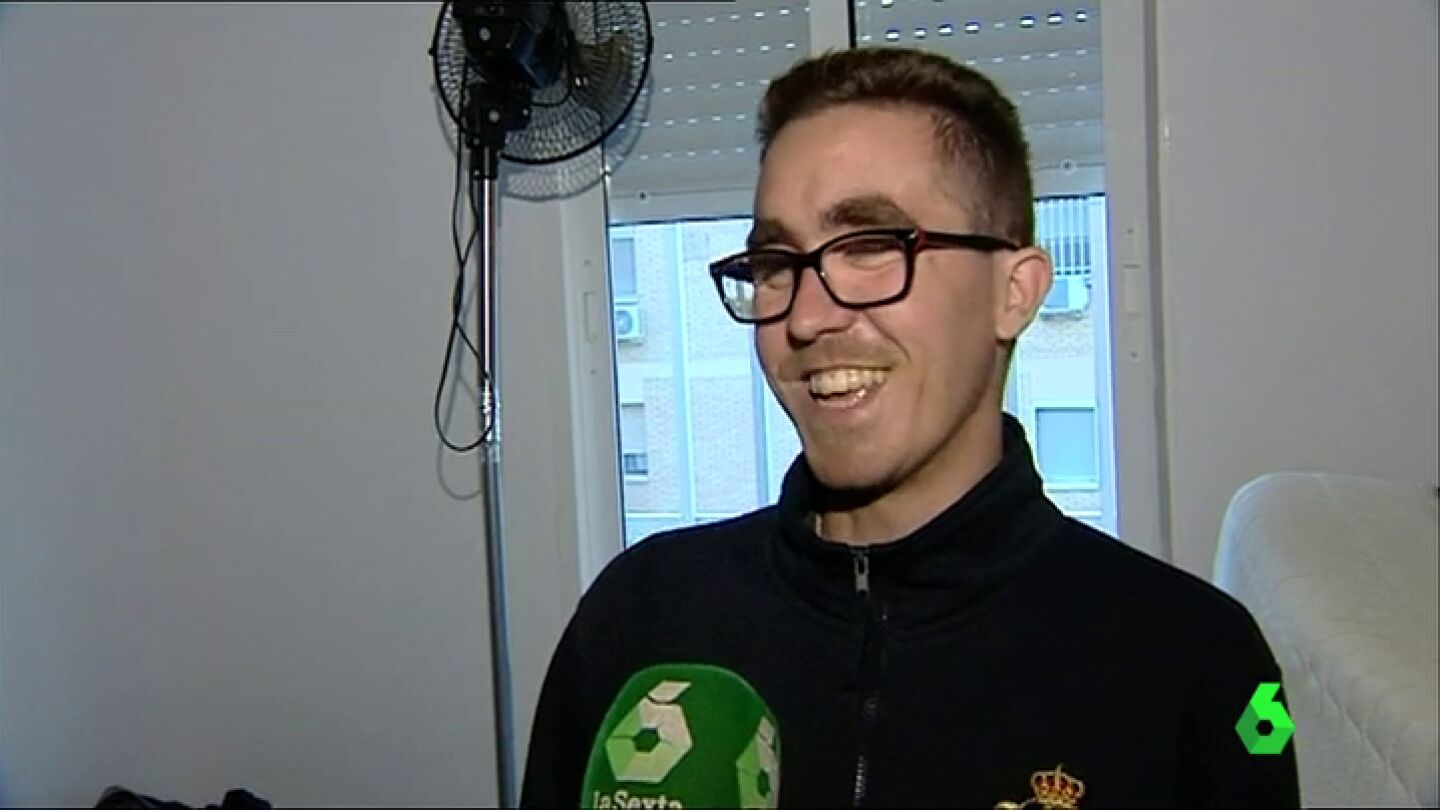 Francisco, un joven con fibrosis qu&iacute;stica, consigue que le cambien su casa por otra porque sufr&iacute;a con la humedad y los hongos 