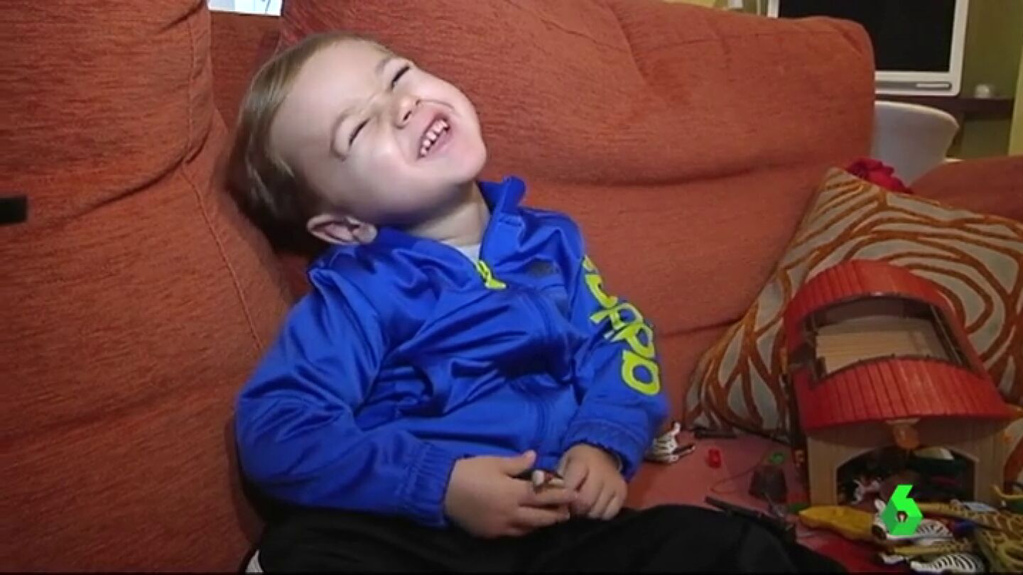 Tiago tiene tres a&ntilde;os y sufre atrofia muscular espinal
