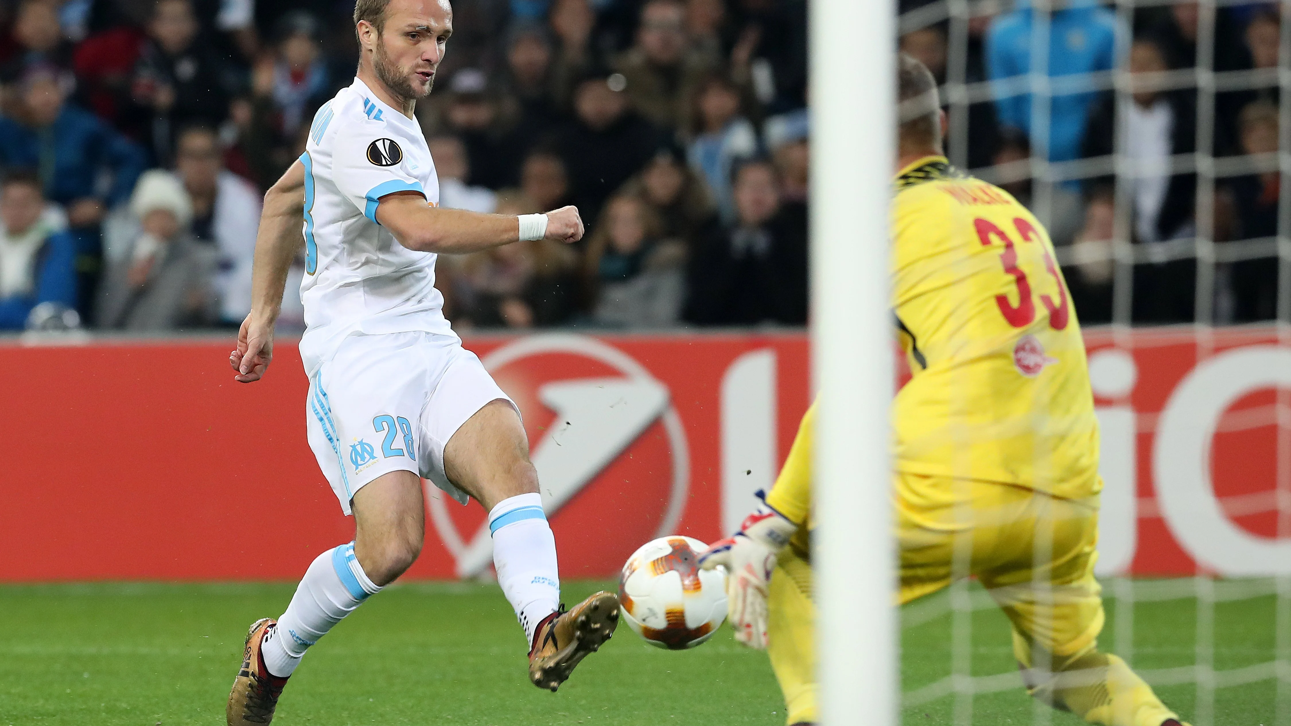 Valere Germain dispara a puerta