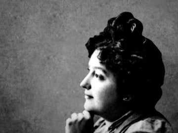Vida e historia de Carmen de Burgos, la brillante mente detrás de 'Perico el de los palotes' que el franquismo quiso borrar de nuestra memoria Vida e historia de Carmen de Burgos, la brillante mente detrás de 'Perico el de los palotes' que el franquismo quiso borrar de nuestra memoria