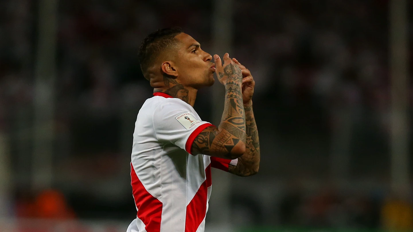 Paolo Guerrero, en un partido con Perú Paolo Guerrero, en un partido con Perú