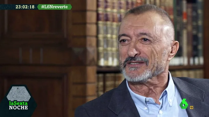 Pérez-Reverte: "Creo que a Rufián le pegaban en el colegio o tenía miedo de que le pegaran, y de ahí salen las conductas posteriores"