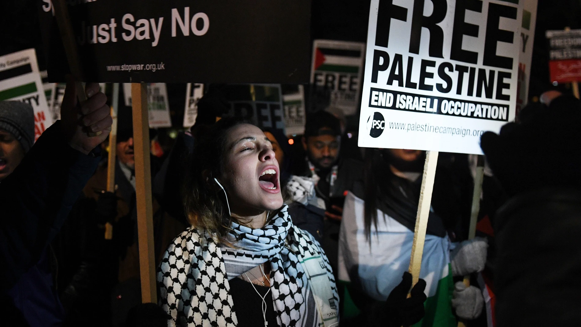 Cientos de personas protestan en Londres por el anuncio de Trump sobre Jerusalén