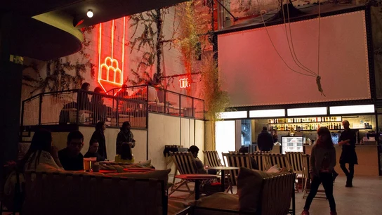 'Cine Equis', el espacio de ocio renacido del último cine X de Madrid 'Cine Equis', el espacio de ocio renacido del último cine X de Madrid