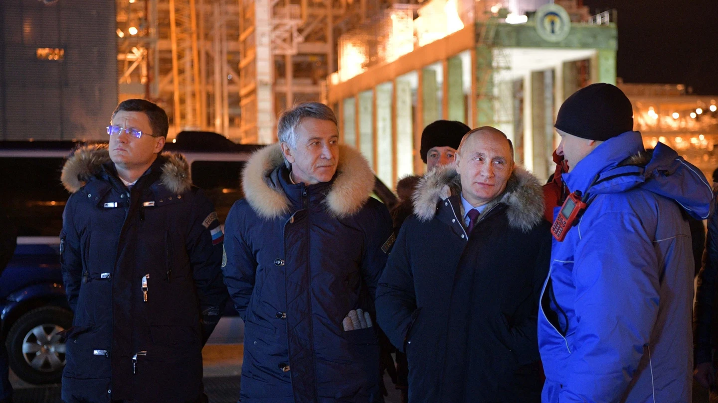 Vladimir Putin visita la planta para licuar el gas natural de Yamal LNG Vladimir Putin visita la planta para licuar el gas natural de Yamal LNG