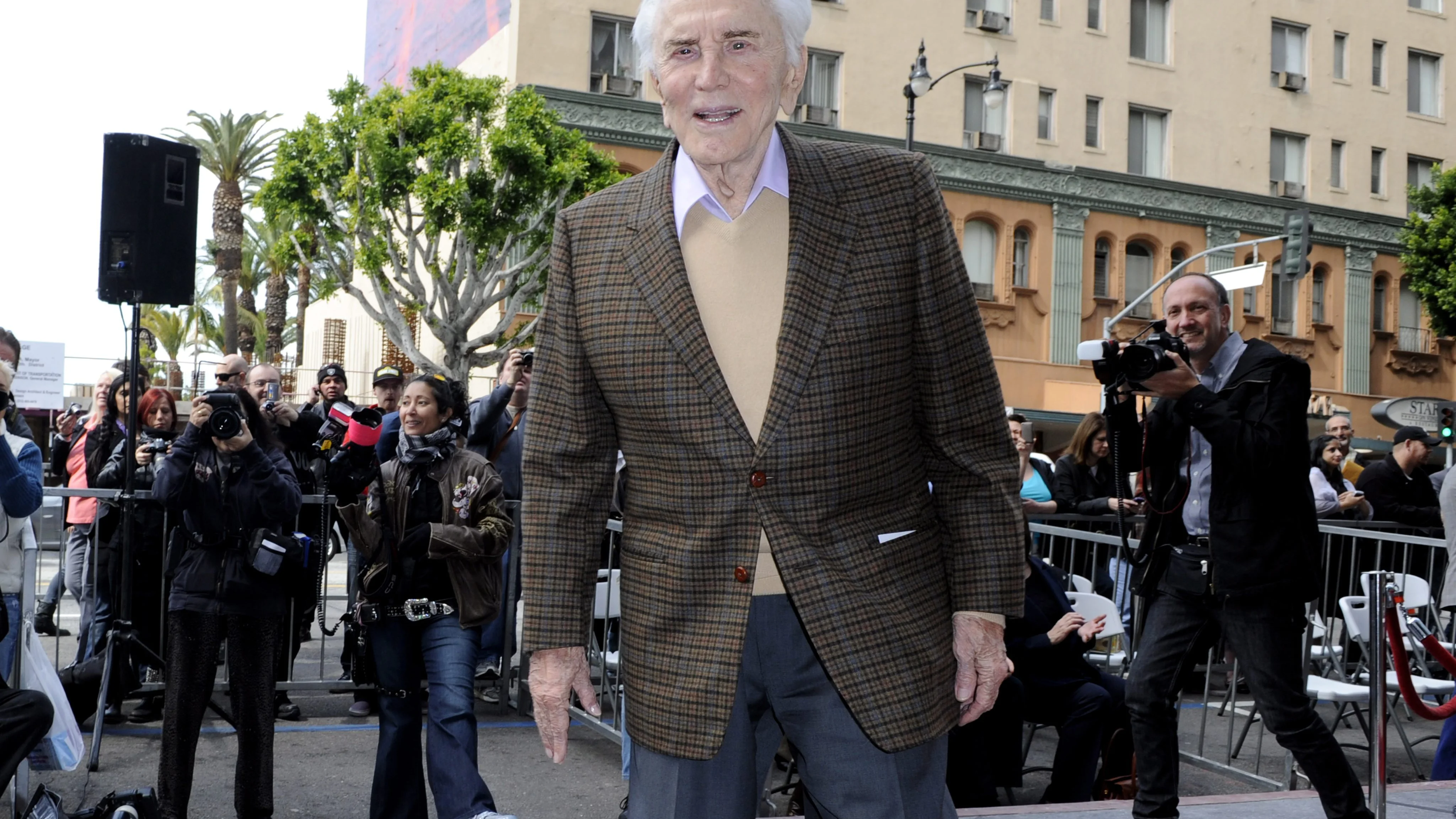 El actor estadounidense Kirk Douglas