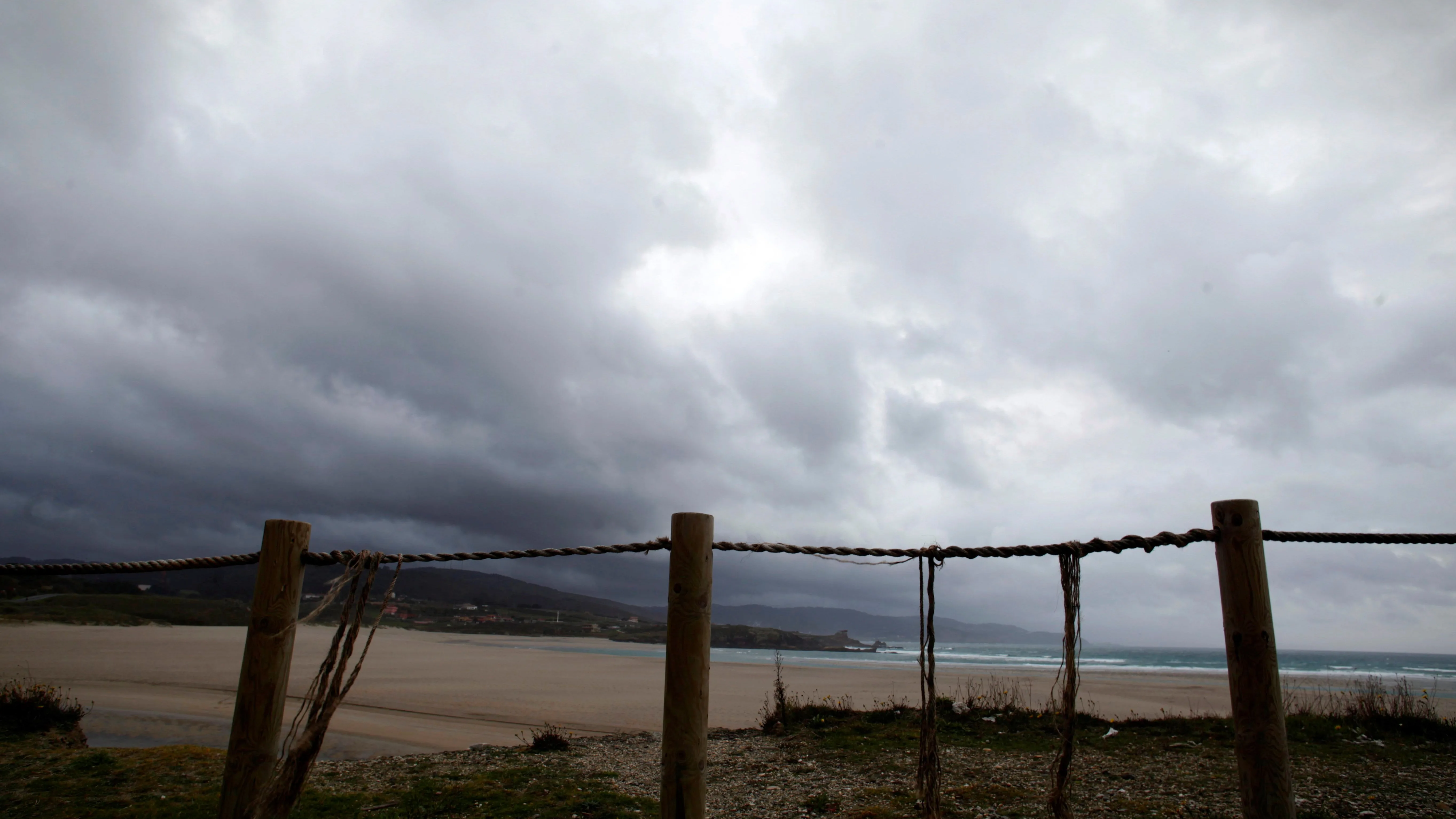 Vista de la playa de Sabón en la localidad coruñesa de Arteixo