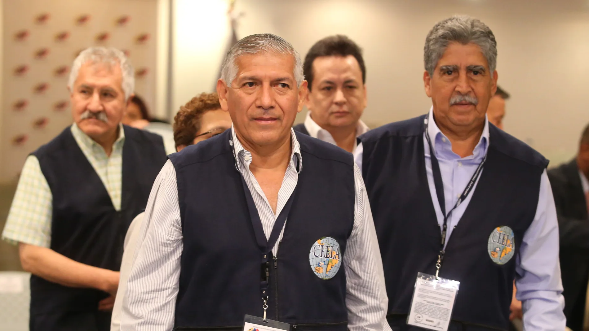Nicanor Moscoso, presidente del Consejo de Expertos Electorales de Latinoamérica durante una conferencia de prensa 