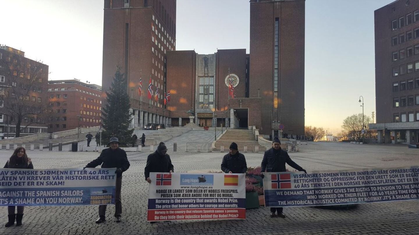 Marineros espa&ntilde;oles que exigen pensi&oacute;n a Noruega abren movilizaciones en Oslo