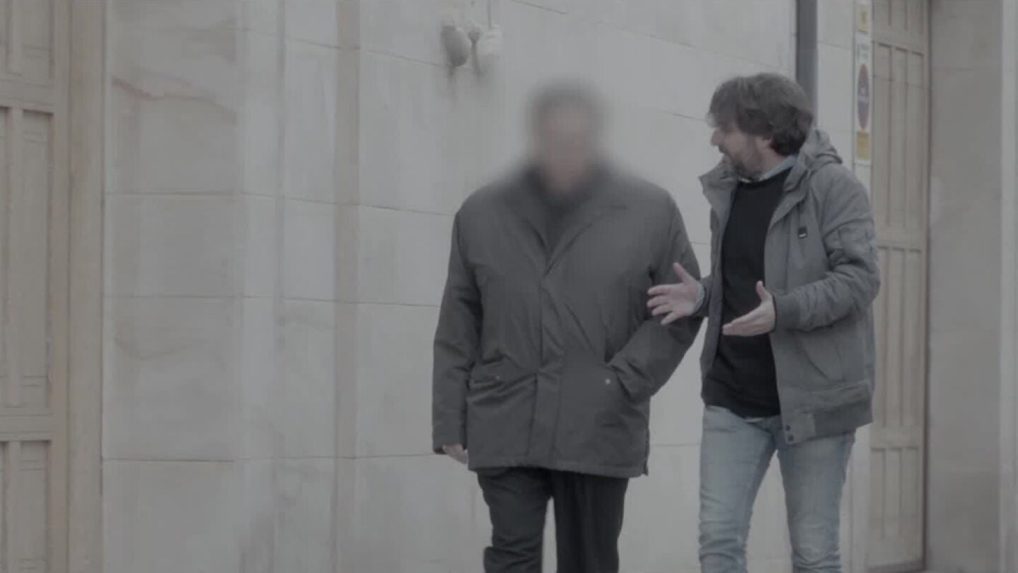 Jordi &Eacute;vole intenta hablar con el obispo de Astorga