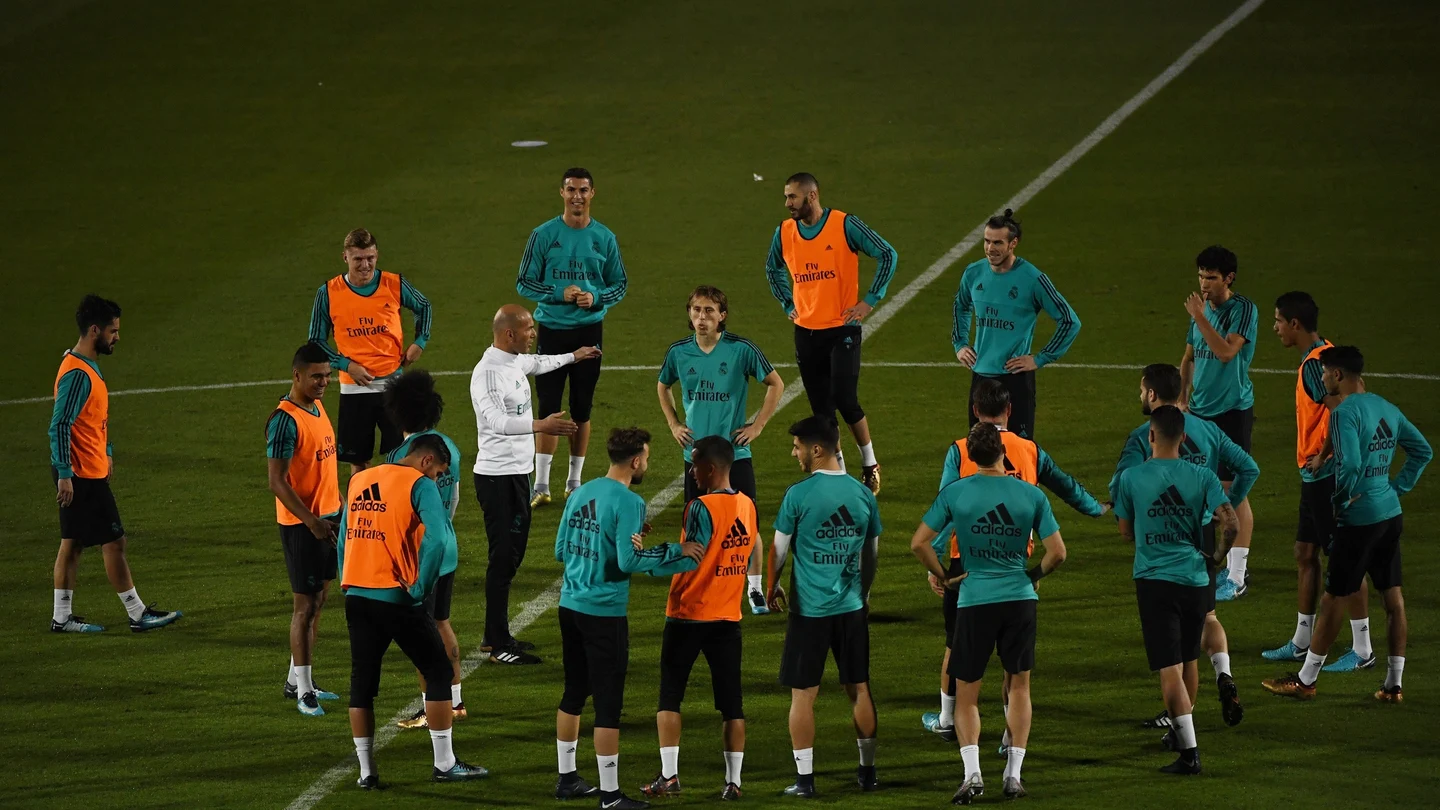 Los jugadores del Real Madrid se ejercitan en Abu Dabi Los jugadores del Real Madrid se ejercitan en Abu Dabi