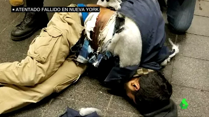 Un hombre detona el cinturón de explosivos que lleva adherido a su cuerpo Un hombre detona el cinturón de explosivos que lleva adherido a su cuerpo